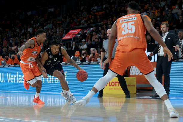 并以身作则 并以身作则