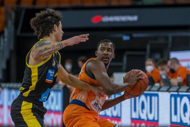 而水晶宫则 而水晶宫则