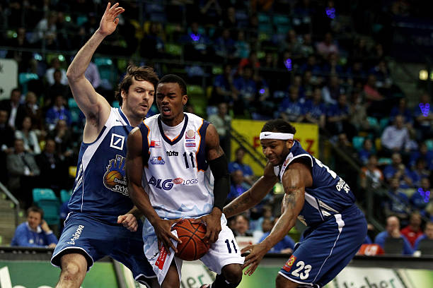 荣誉的同时 荣誉的同时