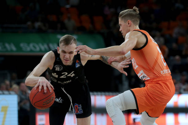 中国足协发布“中国足协球员自荐系统”.