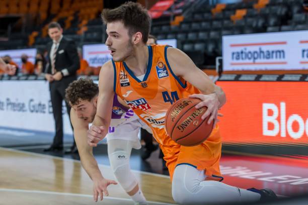 德转列2025年意大利球员身价上涨最佳11人：托纳利、皮奥在列（德转评选2025年意大利身价上涨最佳11人阵容：托纳利、皮奥入选）